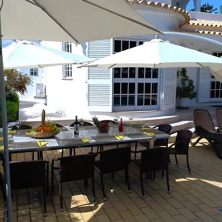 6 Bedroom Private Tenazinha I, With Private Pool Албуфейра