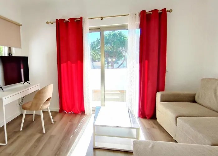 6 Bedroom Private Tenazinha I, With Private Pool فيلة *