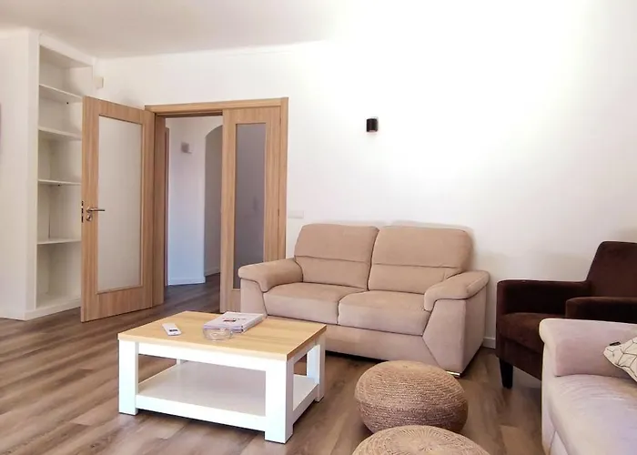 6 Bedroom Private Tenazinha I, With Private Pool فيلة